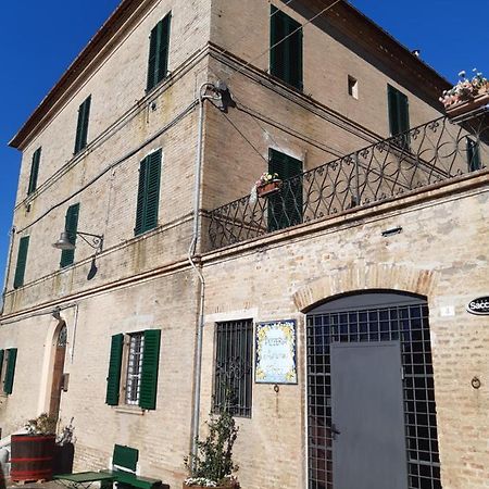 Apartamento Palazzo Tuemi Castelplanio Exterior foto